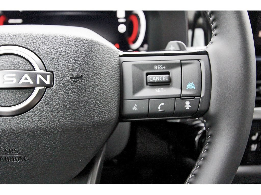 New 2026 Nissan Pathfinder Platinum FWD image 17