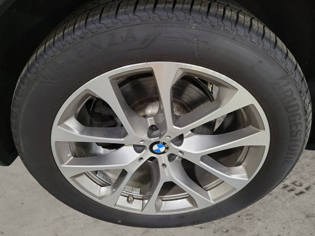 Used 2022 BMW X5 xDrive40i w/ Premium Package AWD/4WD image 10