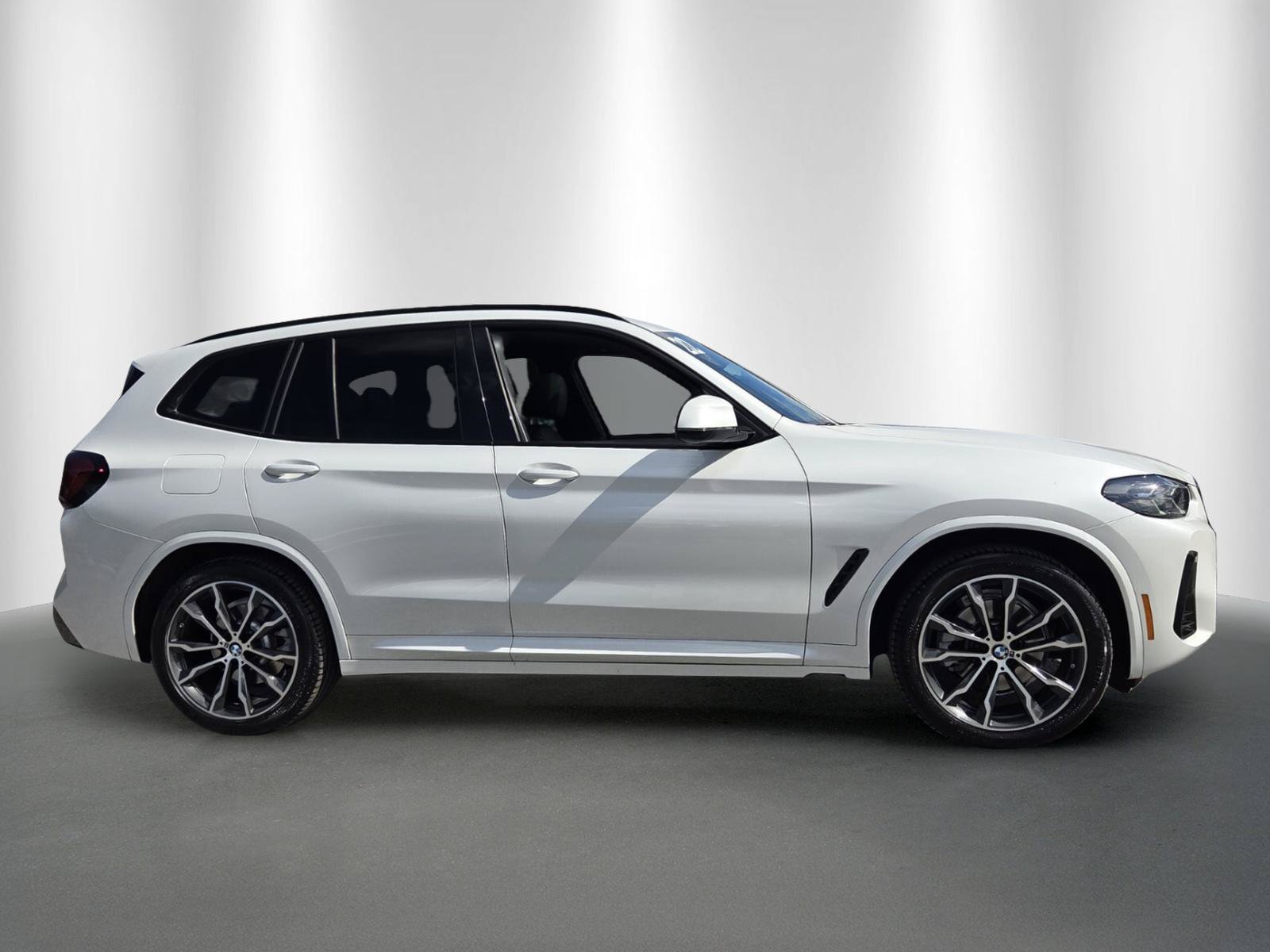 Used 2022 BMW X3 xDrive30i w/ M Sport Package AWD/4WD image 8