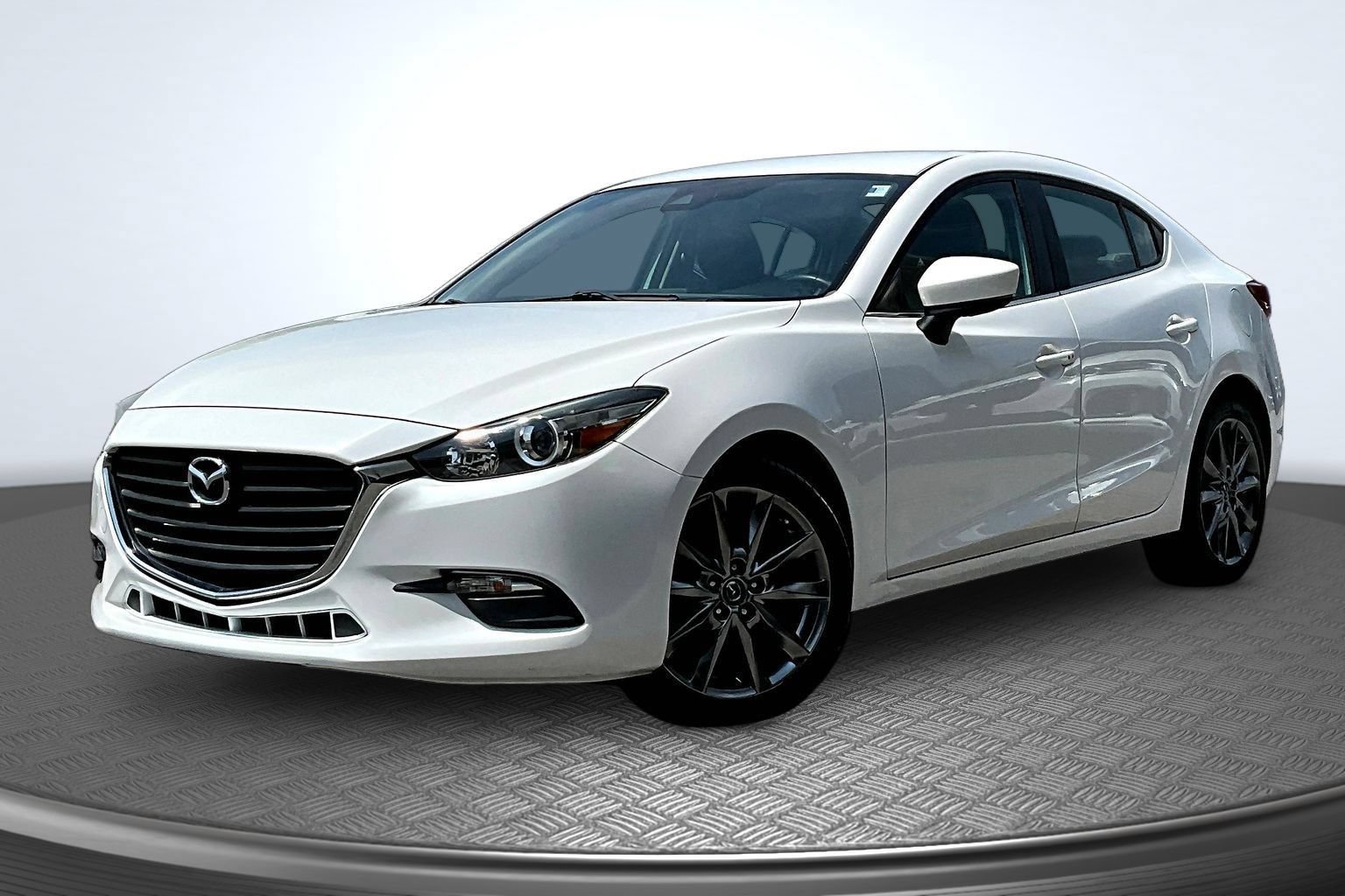 Used 2018 MAZDA MAZDA3 Touring FWD image 1