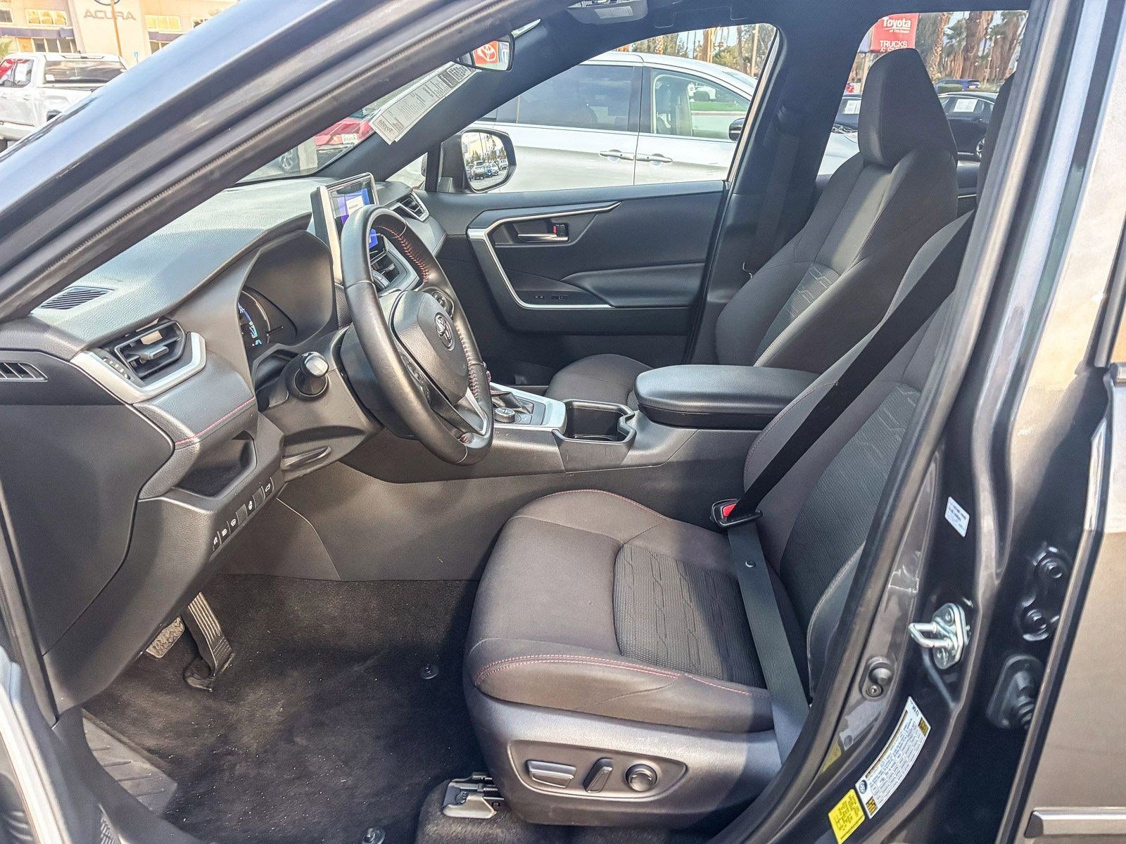 Used 2023 Toyota RAV4 SE w/ Weather & Moonroof Package image 22