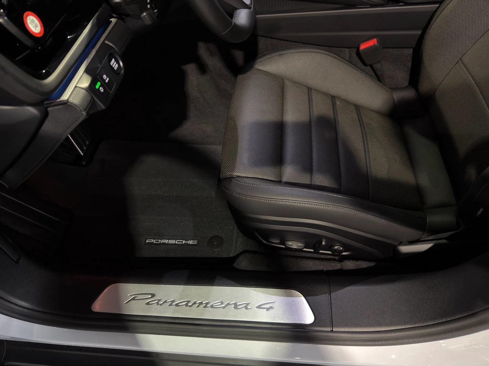 Used 2024 Porsche Panamera image 61