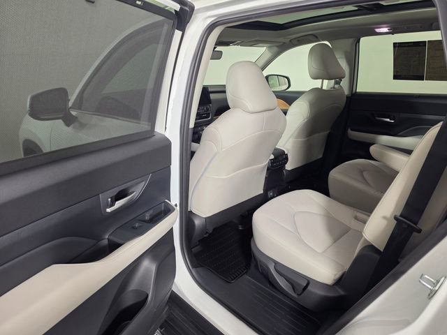 Used 2024 Toyota Grand Highlander AWD Hybrid image 16