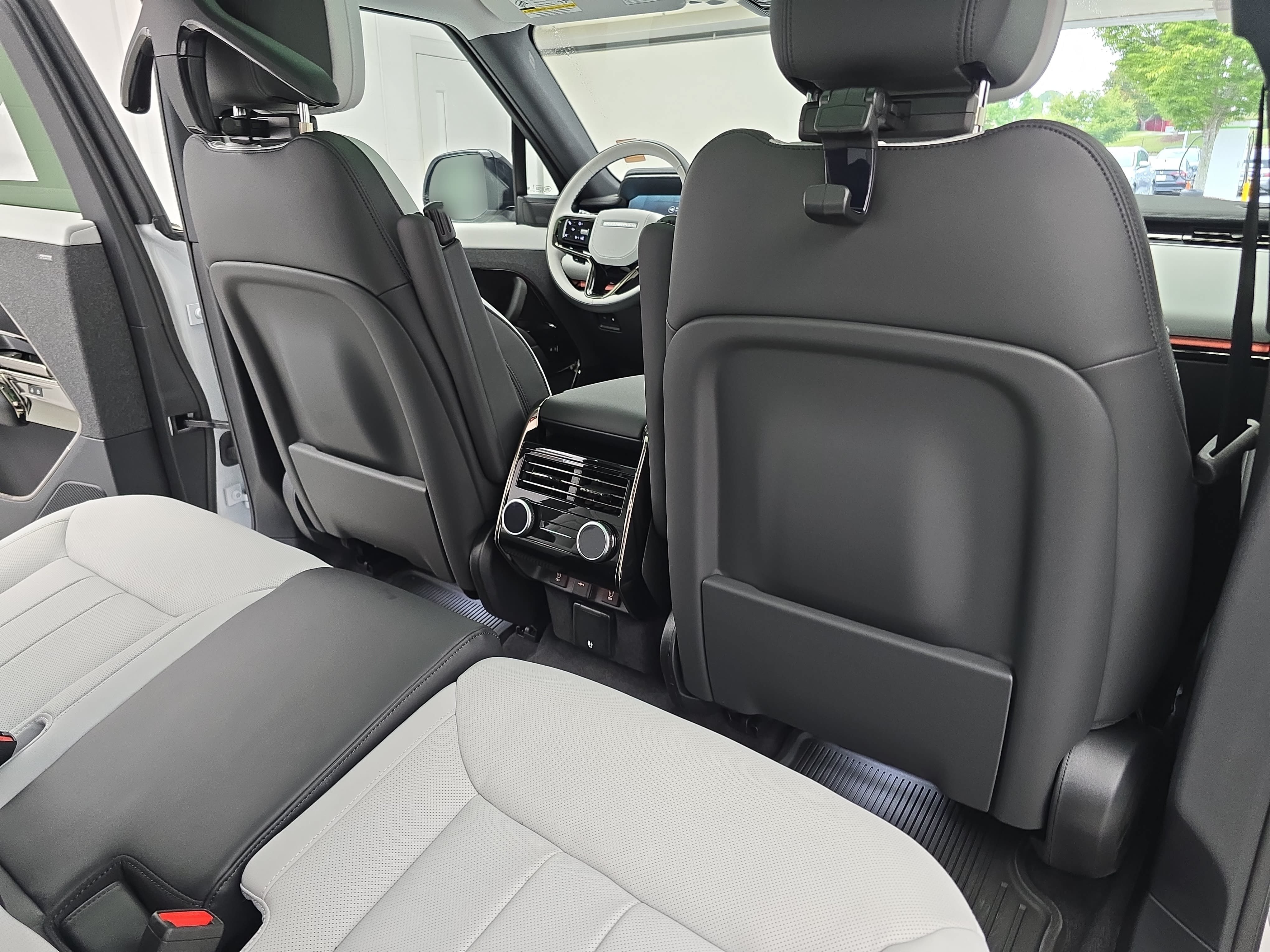 New 2026 Land Rover Range Rover Sport Dynamic SE AWD/4WD image 11
