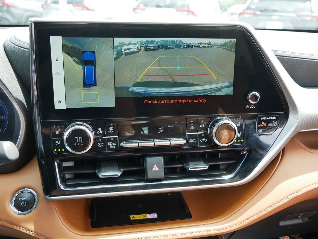 Used 2023 Toyota Highlander Platinum AWD/4WD image 19