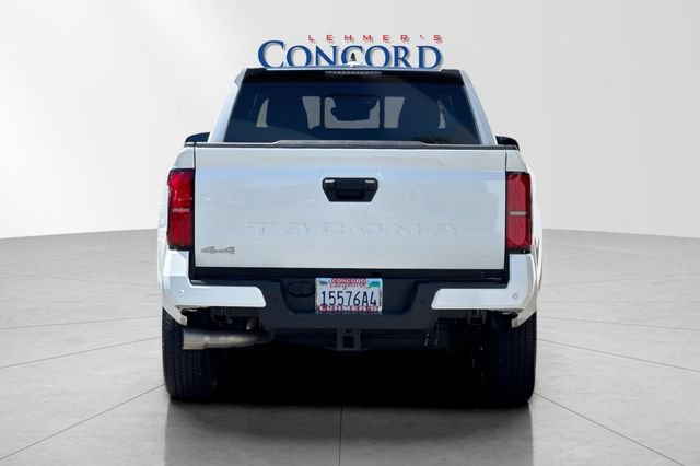 Used 2024 Toyota Tacoma SR5 w/ SR5 Upgrade Package AWD/4WD image 5