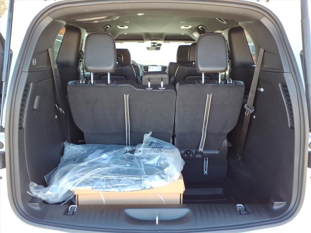 New 2026 Chrysler Voyager LX image 14