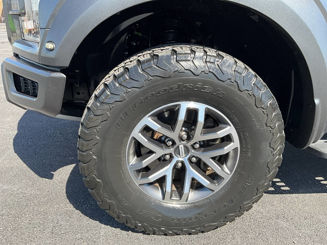 Used 2018 Ford F150 Raptor w/ Equipment Group 802A Luxury image 17