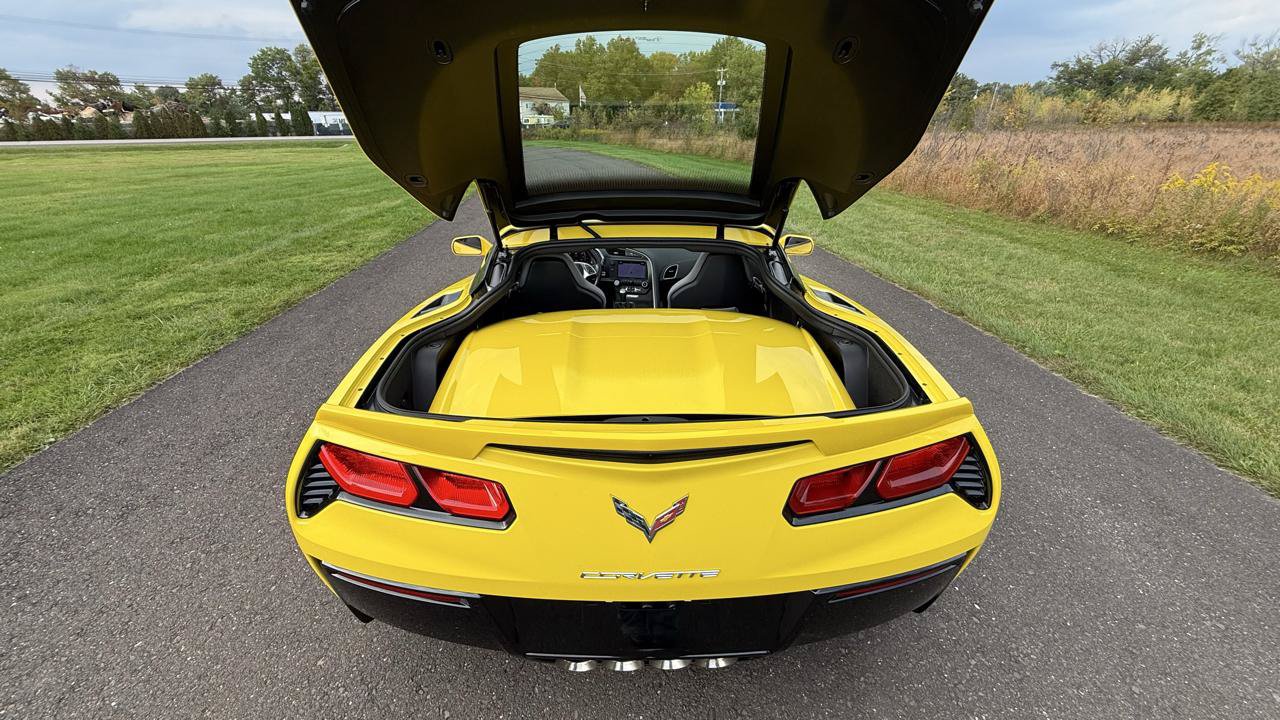 Used 2016 Chevrolet Corvette Stingray Coupe RWD image 13