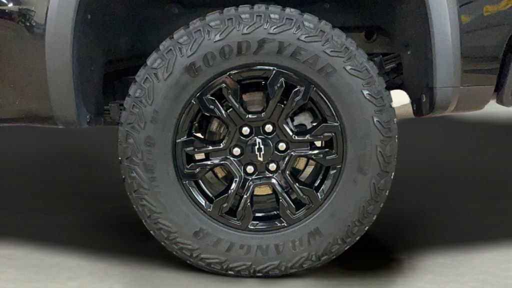 Used 2023 Chevrolet Silverado 1500 ZR2 image 33