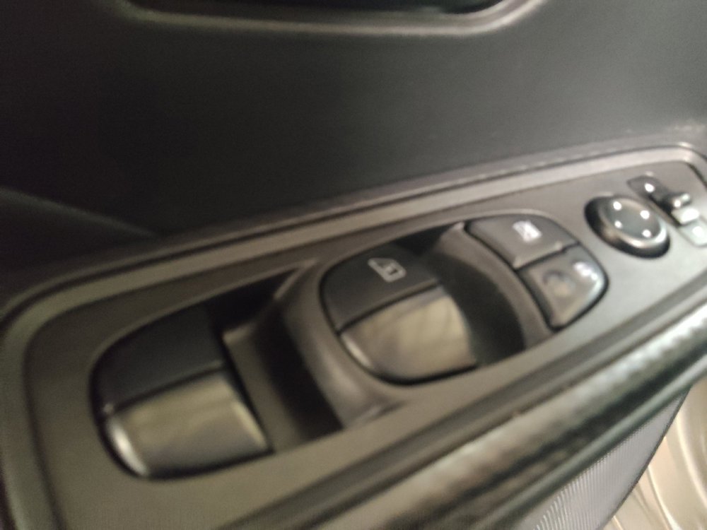 Used 2021 Nissan Versa S FWD image 27