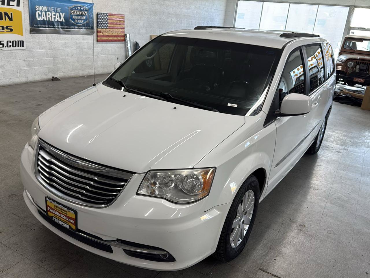 Used 2015 Chrysler Town & Country Touring FWD image 95