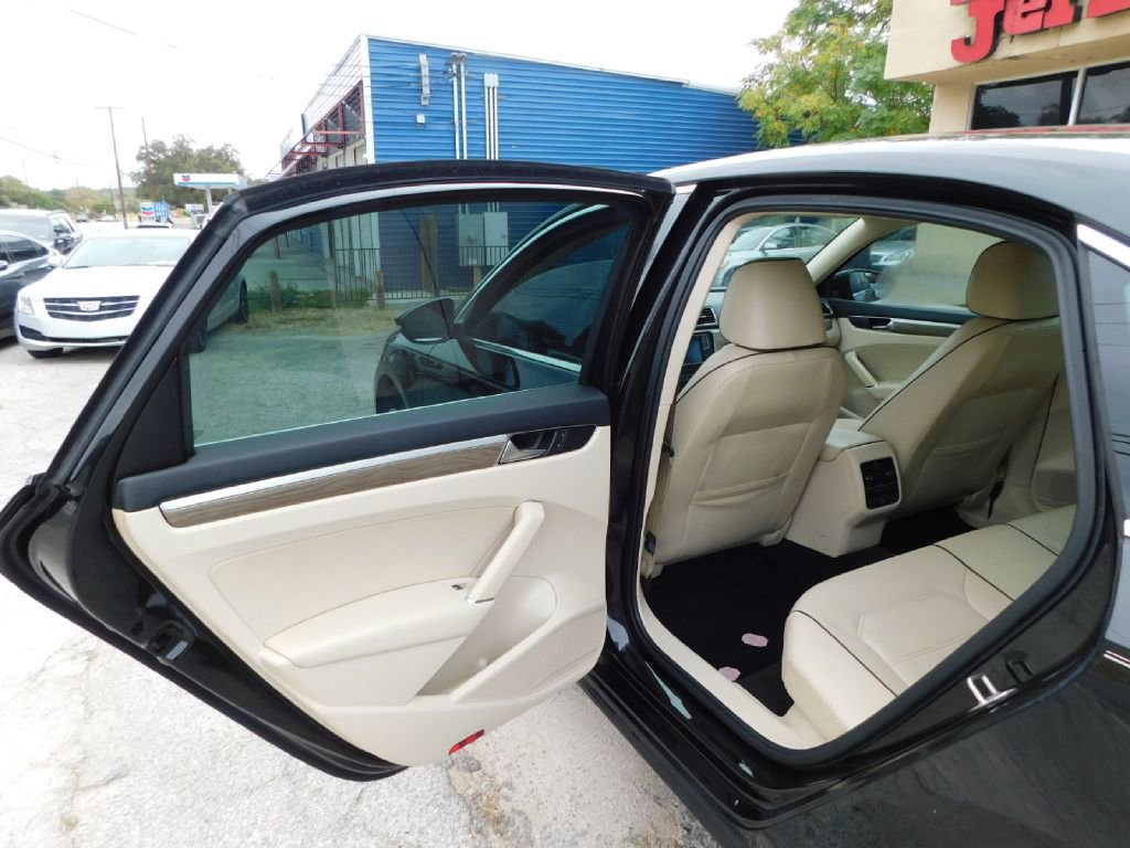 Used 2016 Volkswagen Passat 1.8T SE w/ Lighting Package (P06) image 21