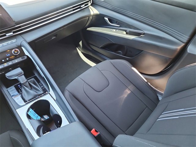 New 2025 Hyundai Elantra SEL image 13