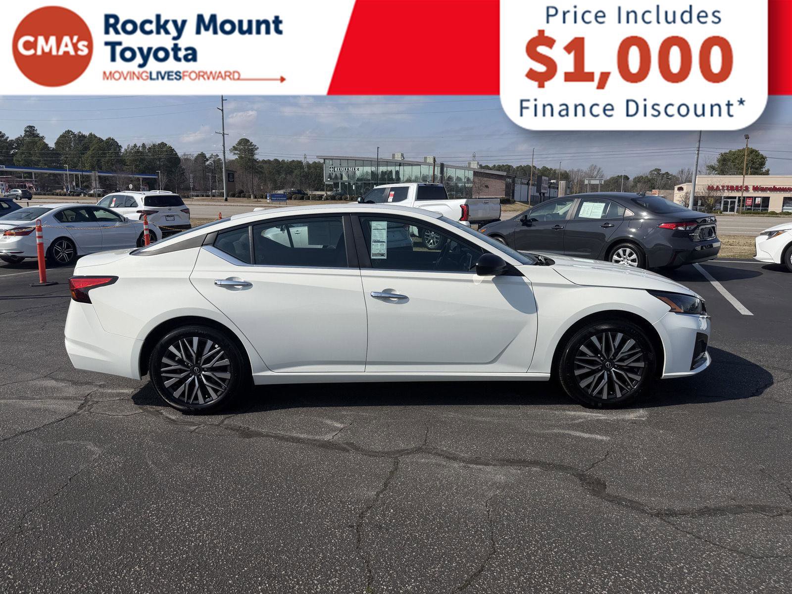 Used 2025 Nissan Altima 2.5 SV image 8