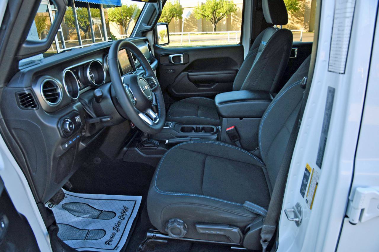 Used 2023 Jeep Wrangler Unlimited Rubicon 4xe w/ Cold Weather Group AWD/4WD image 26