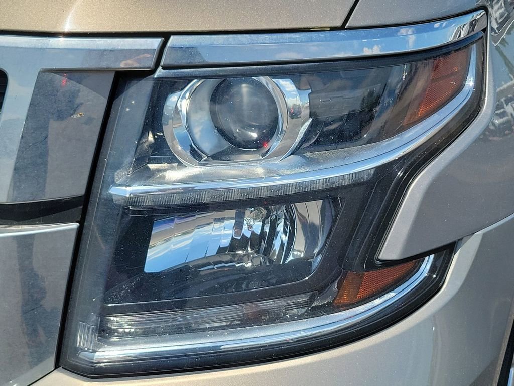 Used 2019 Chevrolet Suburban LT image 10