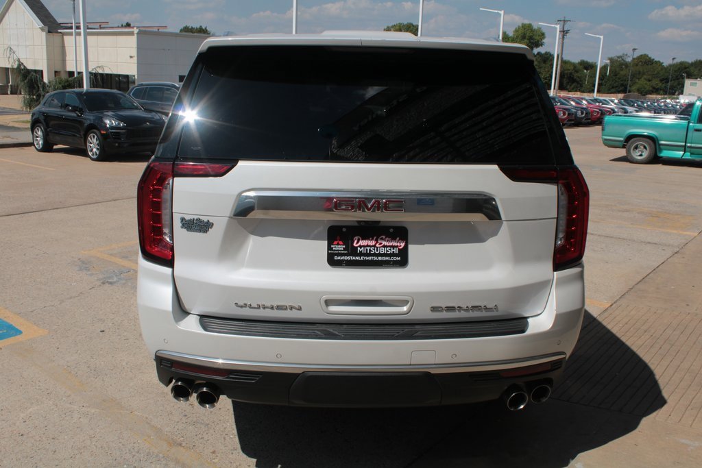 Used 2021 GMC Yukon XL Denali w/ Denali Premium Package image 12