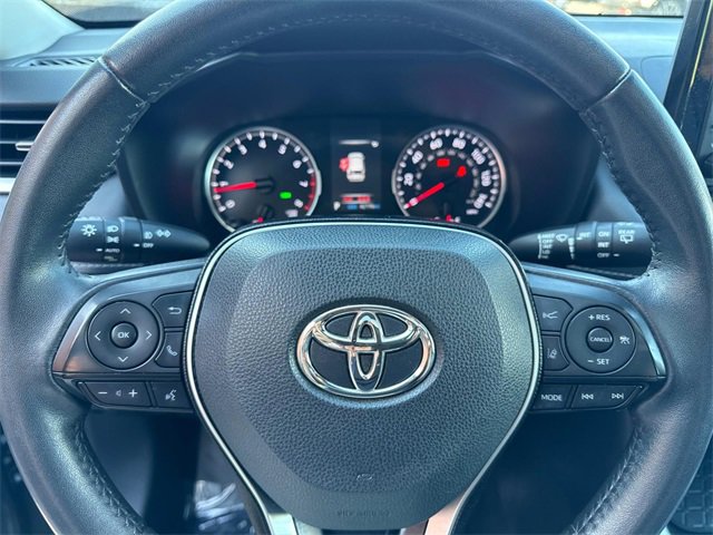 Used 2021 Toyota RAV4 XLE Premium image 22