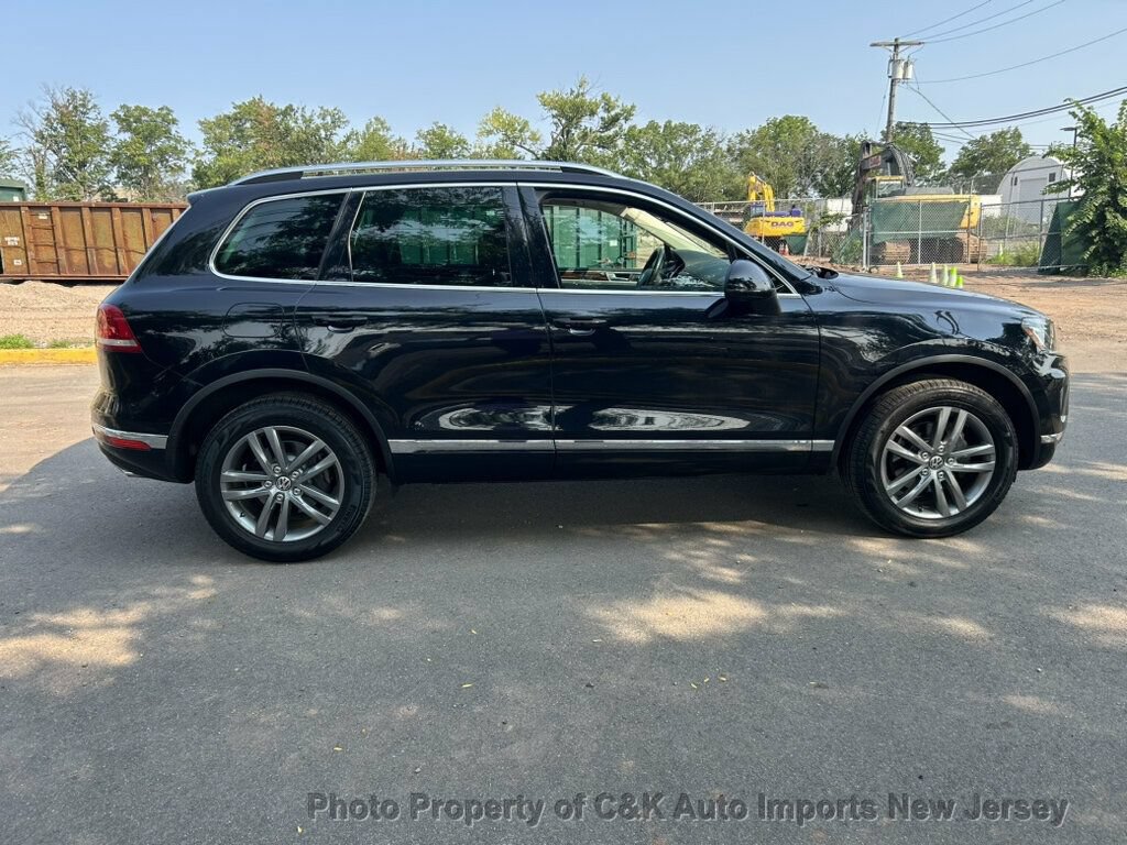 Used 2015 Volkswagen Touareg VR6 AWD/4WD image 8