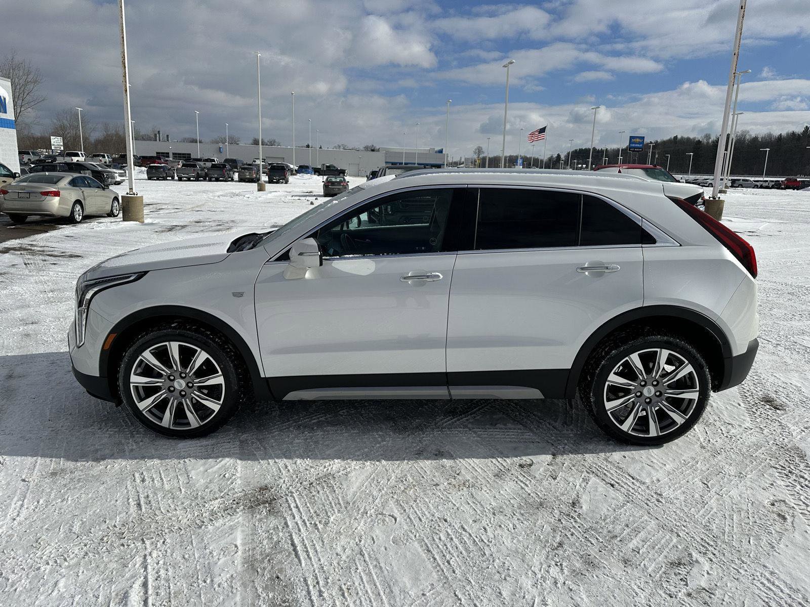 Used 2022 Cadillac XT4 Premium Luxury w/ Sun And Sound Package image 2