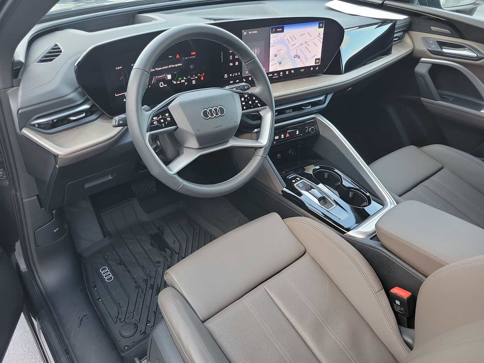 Used 2025 Audi Q5 Premium Plus w/ Premium Plus AWD/4WD image 2