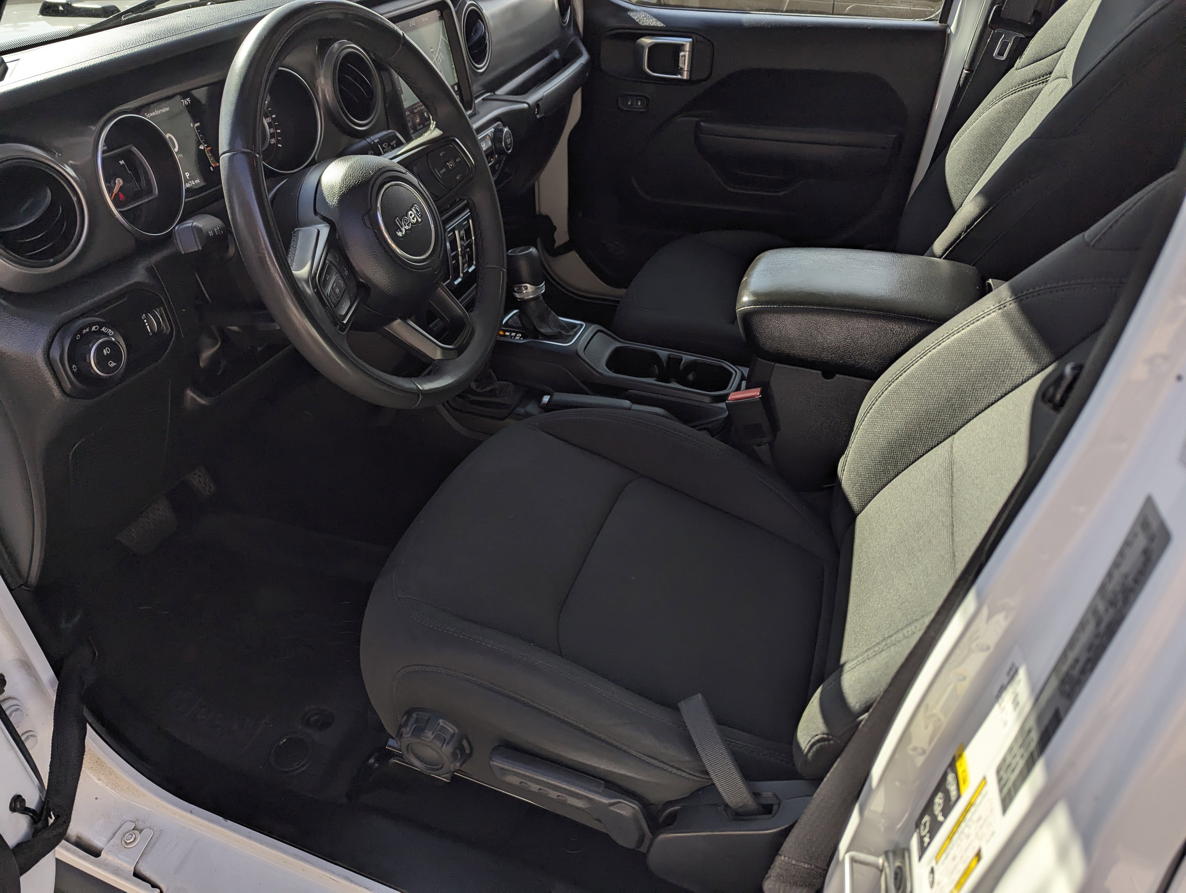 Used 2023 Jeep Gladiator Willys image 10