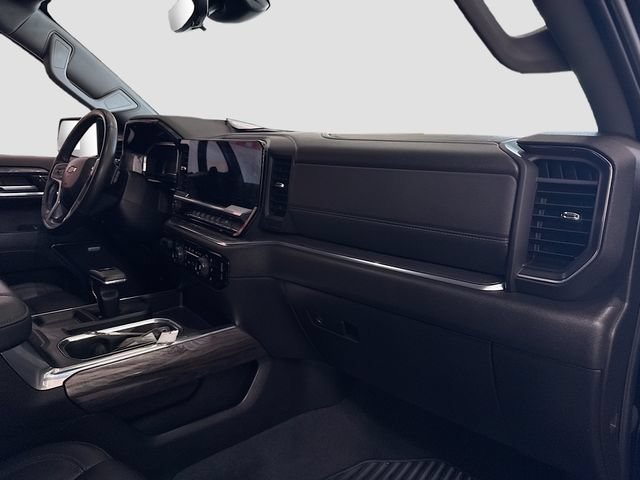 Used 2023 Chevrolet Silverado 1500 LTZ w/ Technology Package AWD/4WD image 32