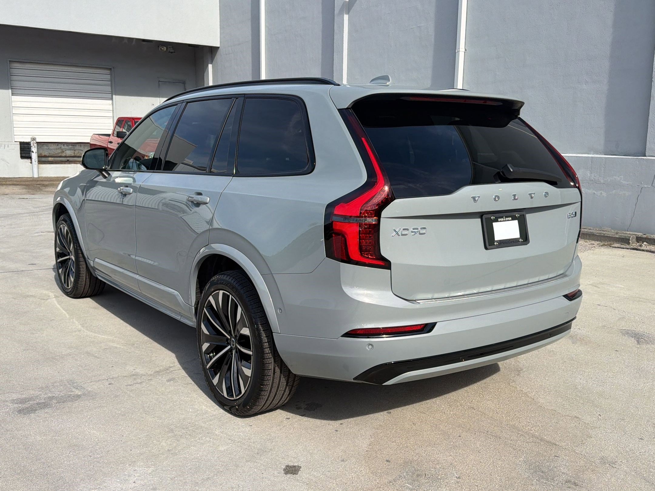 New 2026 Volvo XC90 B6 Ultra w/ Protection Package AWD/4WD image 3