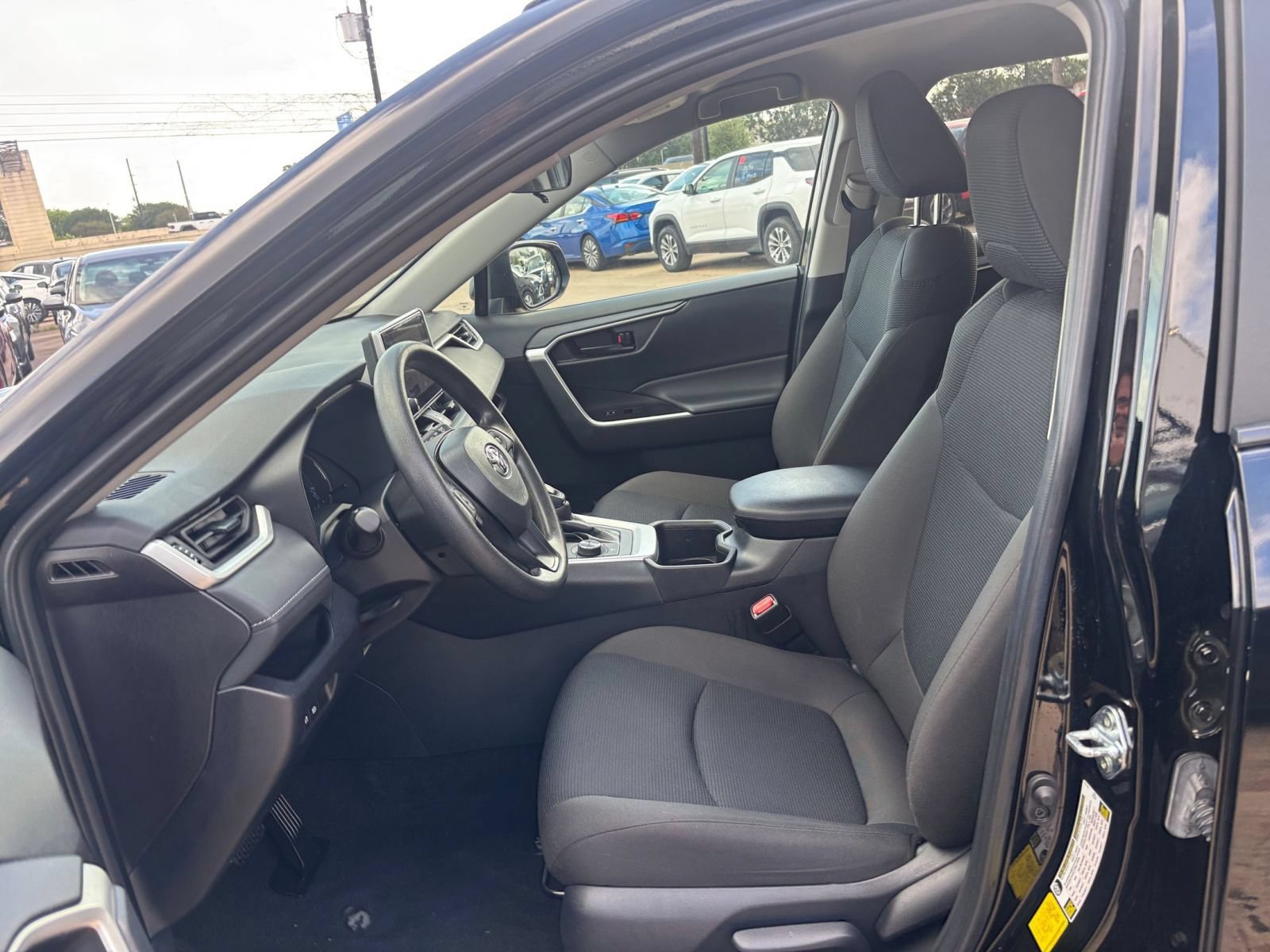 Used 2025 Toyota RAV4 LE AWD/4WD image 25