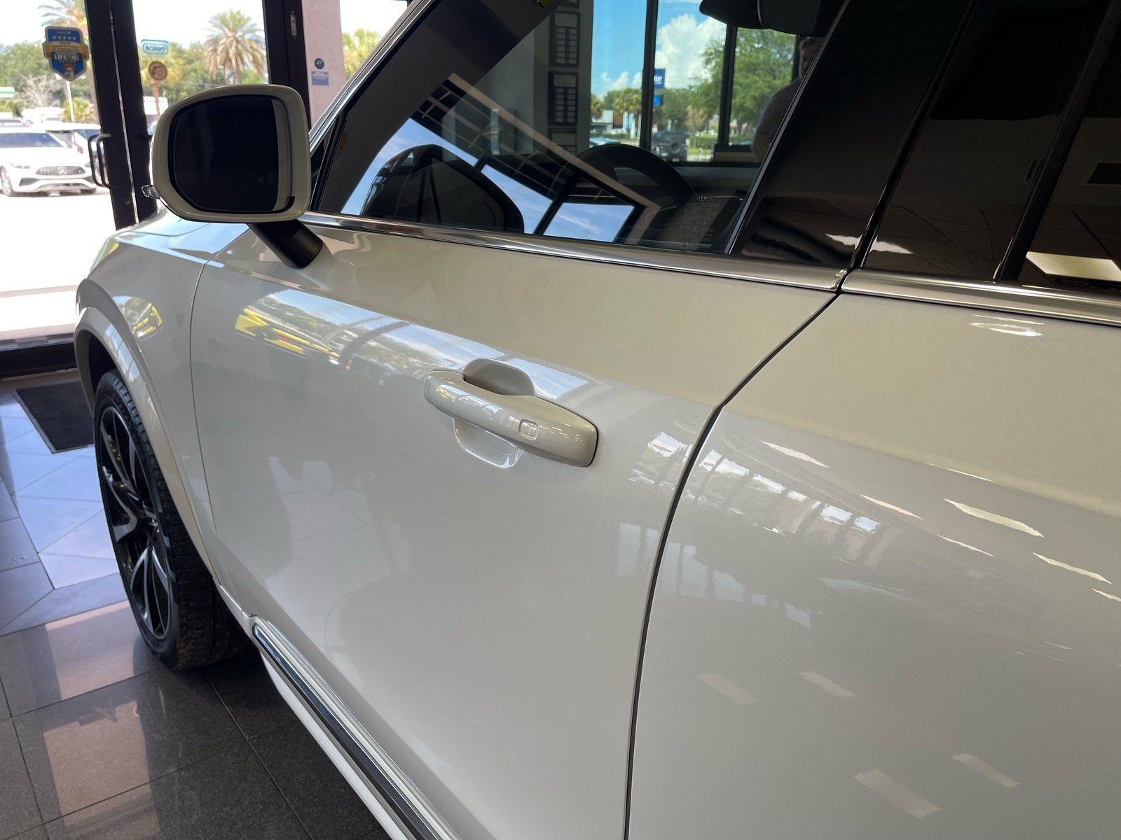 Used 2025 Volvo XC90 B5 Plus w/ Protection Package Premier AWD/4WD image 13