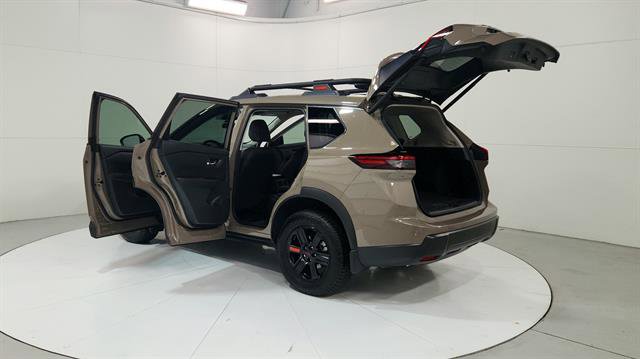 Used 2025 Nissan Rogue SV image 11