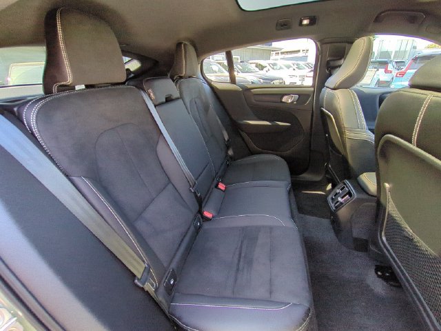 Certified 2023 Volvo C40 P8 Recharge Ultimate AWD/4WD image 29