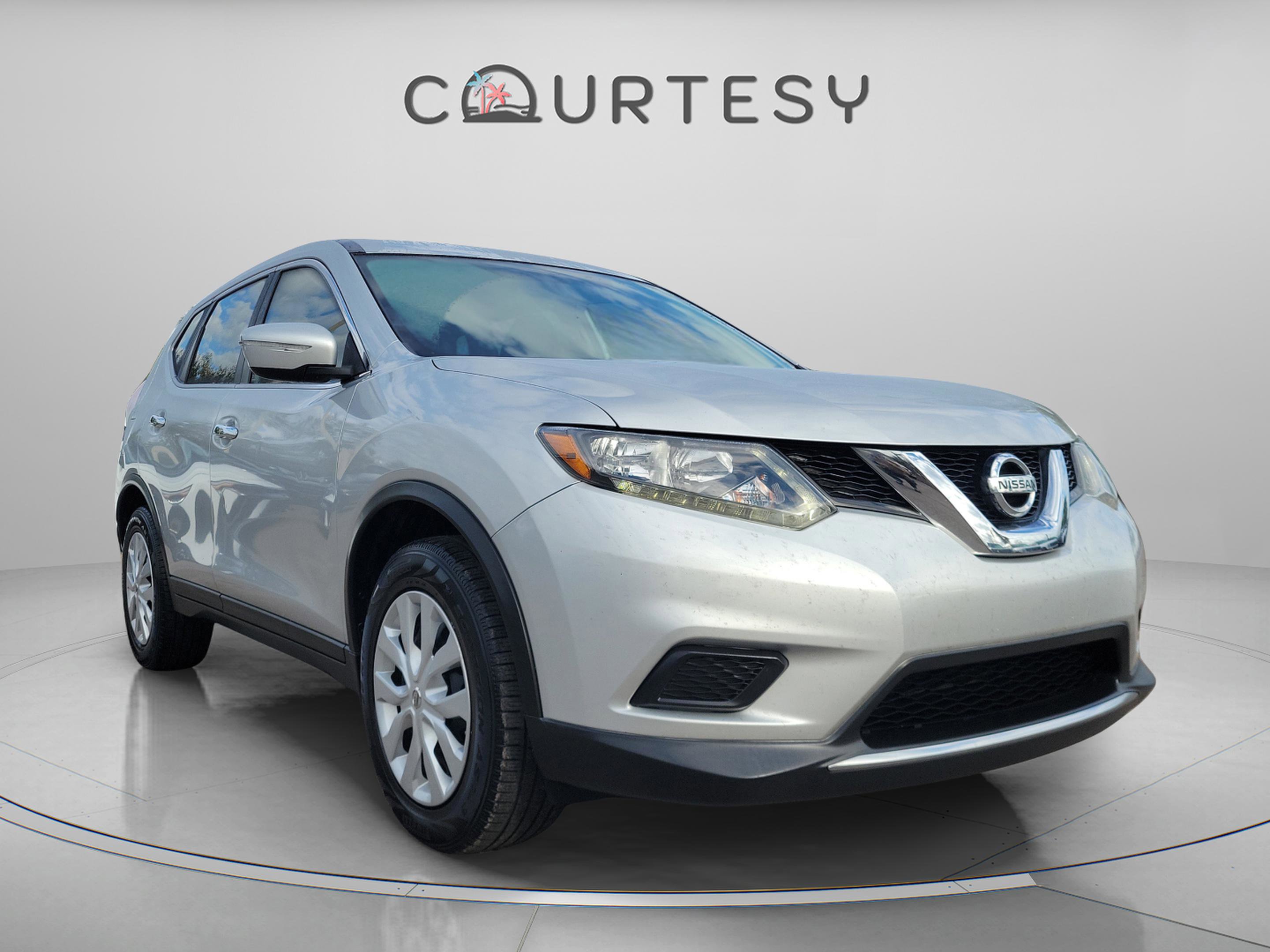 Used 2015 Nissan Rogue S w/ S Family Package image 5