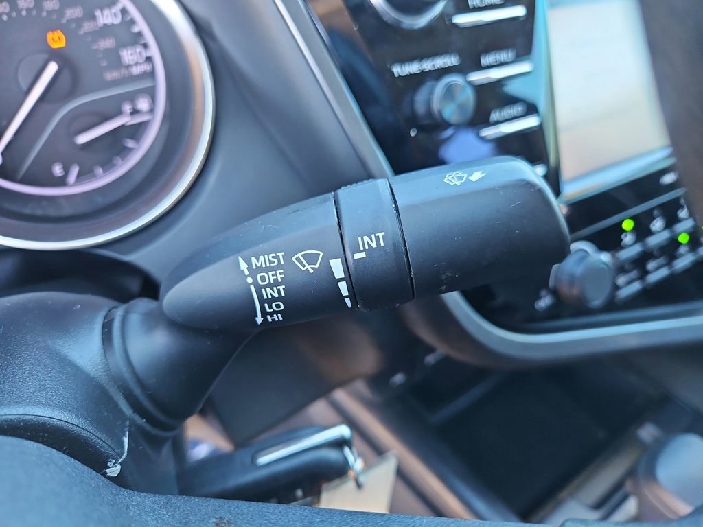Used 2020 Toyota Camry LE image 23