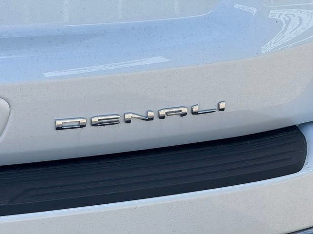 Used 2024 GMC Yukon Denali Ultimate AWD/4WD image 10