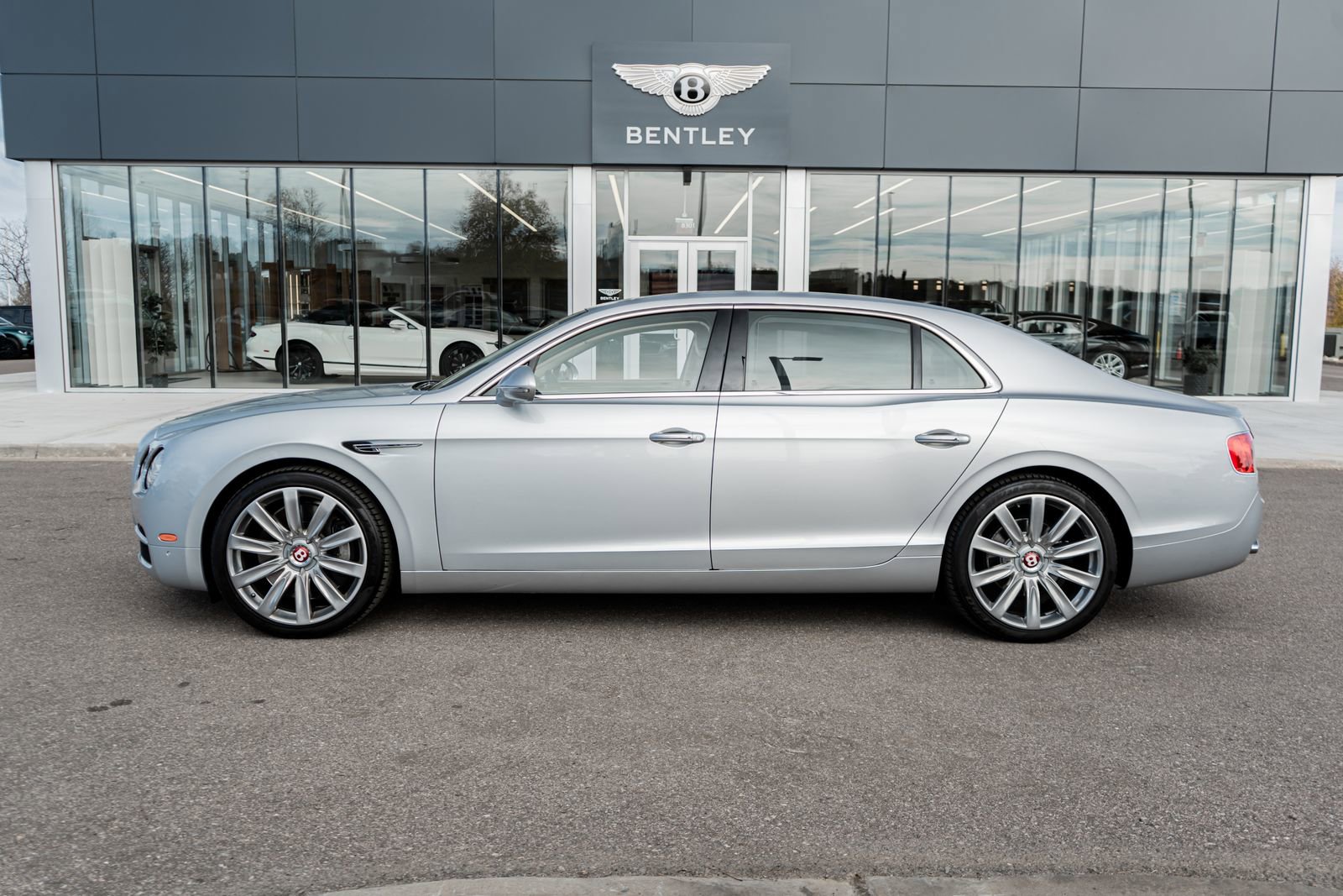 Used 2018 Bentley Flying Spur V8 image 5