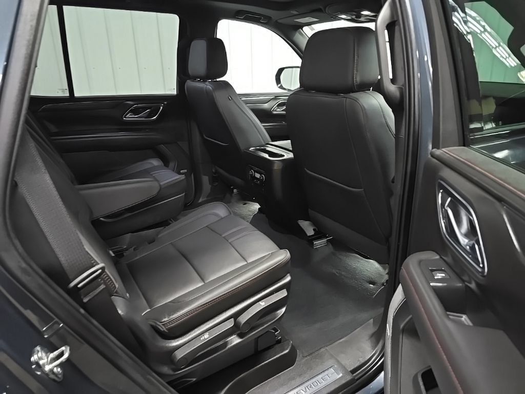 Used 2021 Chevrolet Tahoe RST w/ Luxury Package AWD/4WD image 19