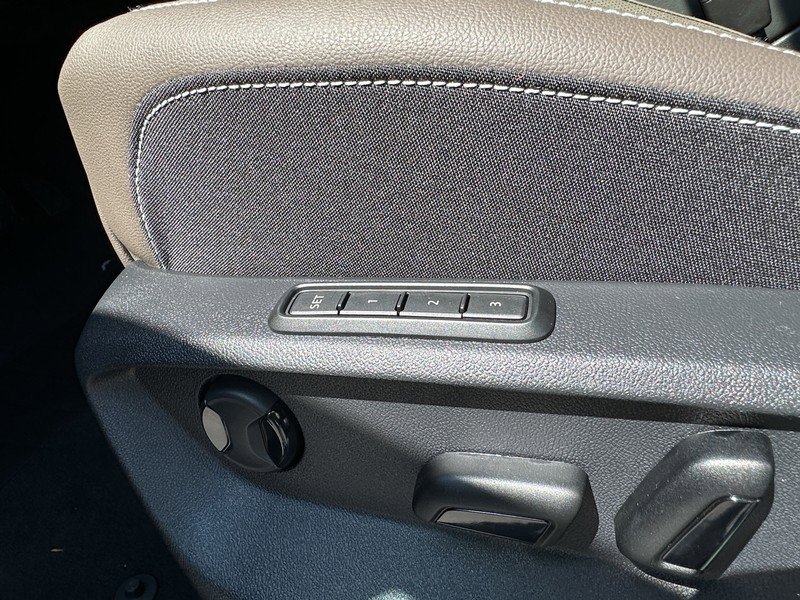 New 2025 Volkswagen Atlas SEL image 27