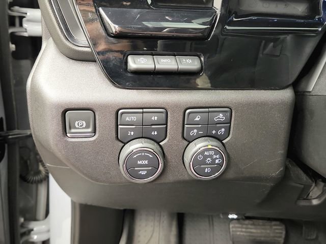 Used 2025 Chevrolet Silverado 2500 ZR2 w/ Technology Package image 26