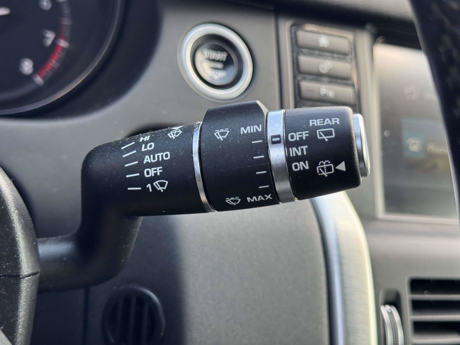 Used 2017 Land Rover Discovery Sport SE AWD/4WD image 22
