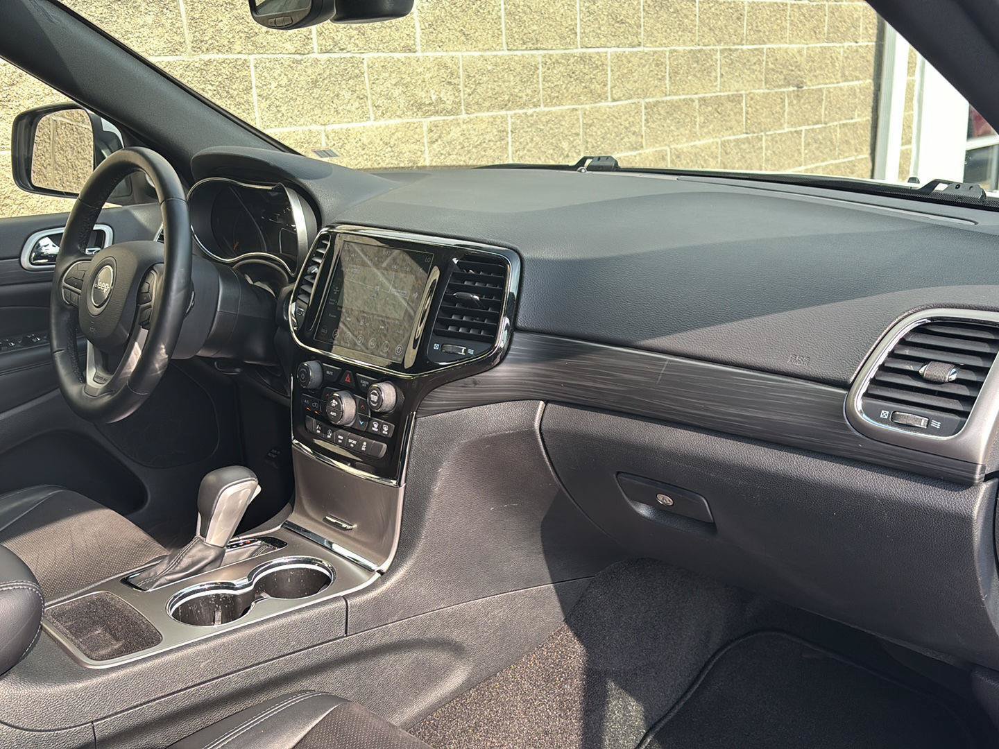 Used 2022 Jeep Grand Cherokee Laredo X AWD/4WD image 19