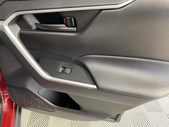 Used 2023 Toyota RAV4 LE AWD/4WD image 25