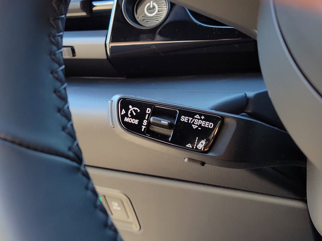 New 2026 Porsche Macan Electric image 36