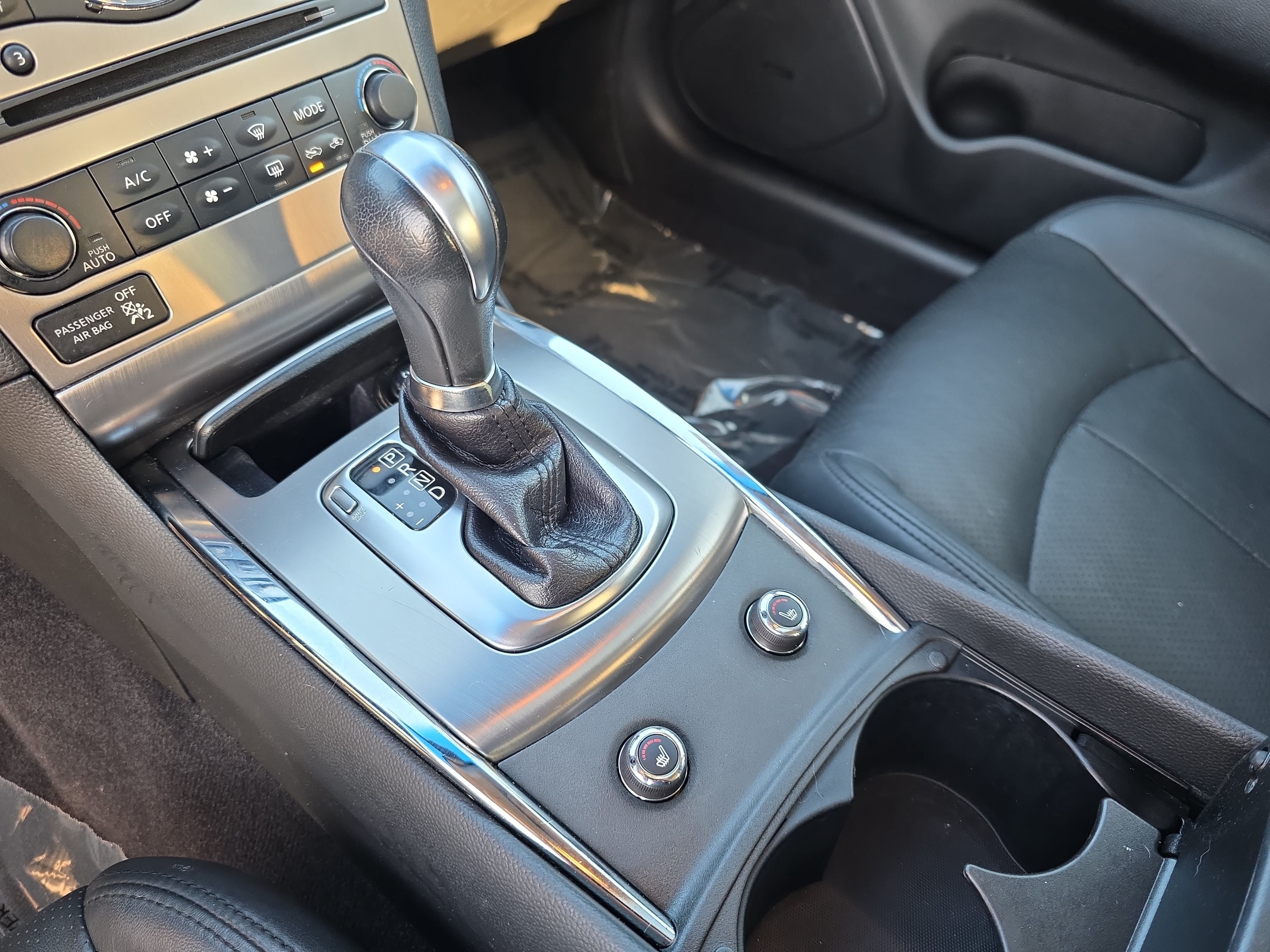 Used 2015 INFINITI Q40 w/ Navigation Package RWD image 22