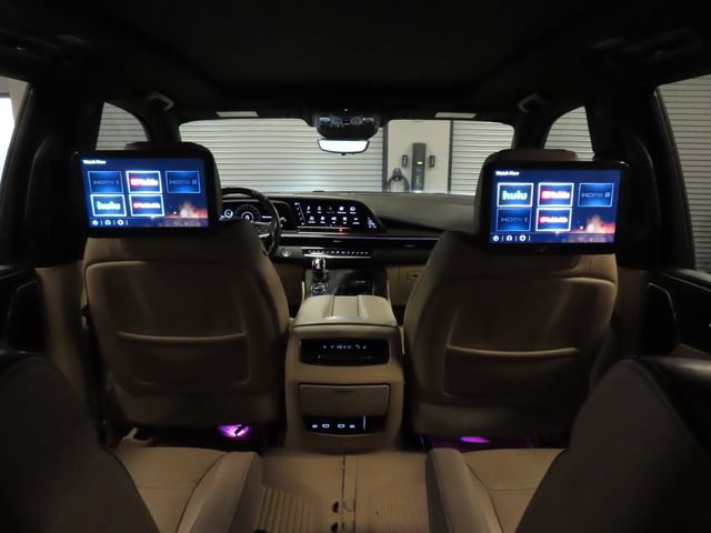 Certified 2024 Cadillac Escalade Premium Luxury w/ Performance Package AWD/4WD image 28