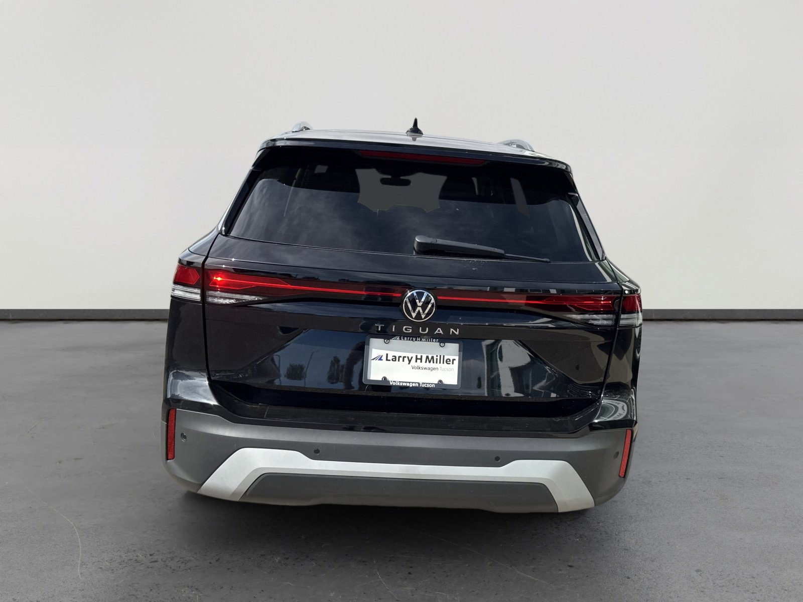 New 2026 Volkswagen Tiguan S image 5