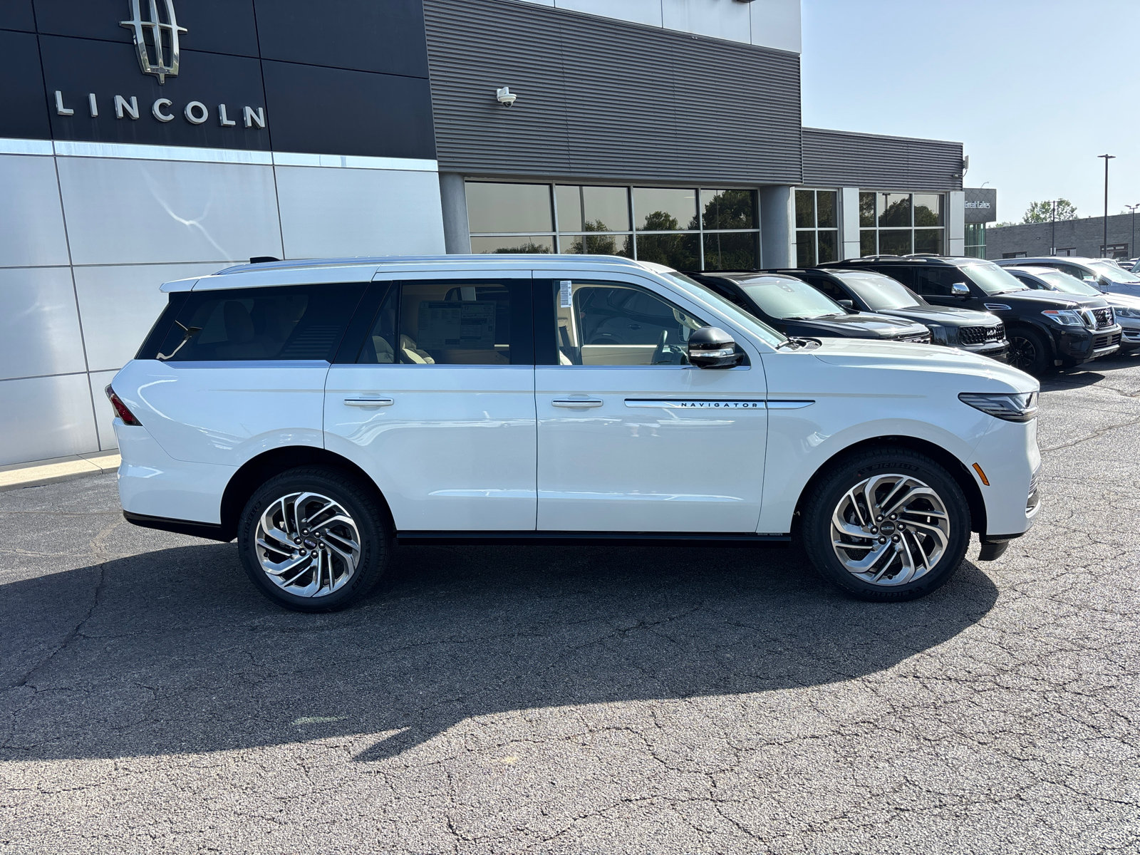 New 2027 Lincoln Navigator Reserve AWD/4WD image 8