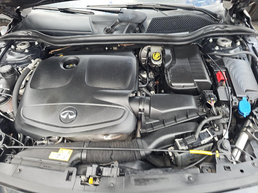 Used 2018 INFINITI QX30 Sport w/ Sport Leather Package FWD image 8