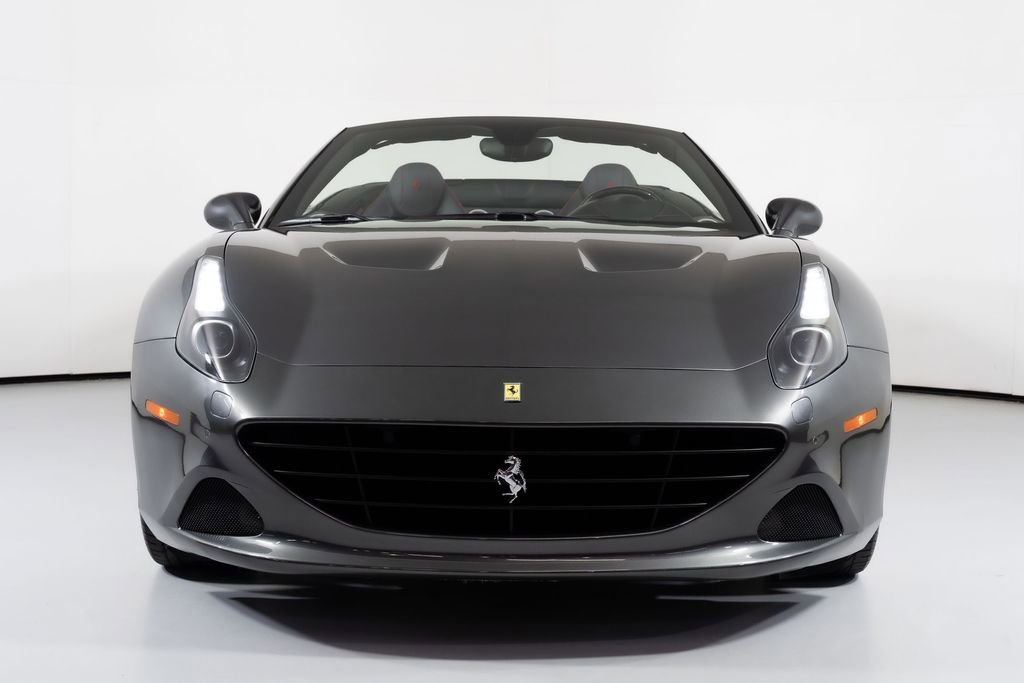Used 2015 Ferrari California T RWD image 23